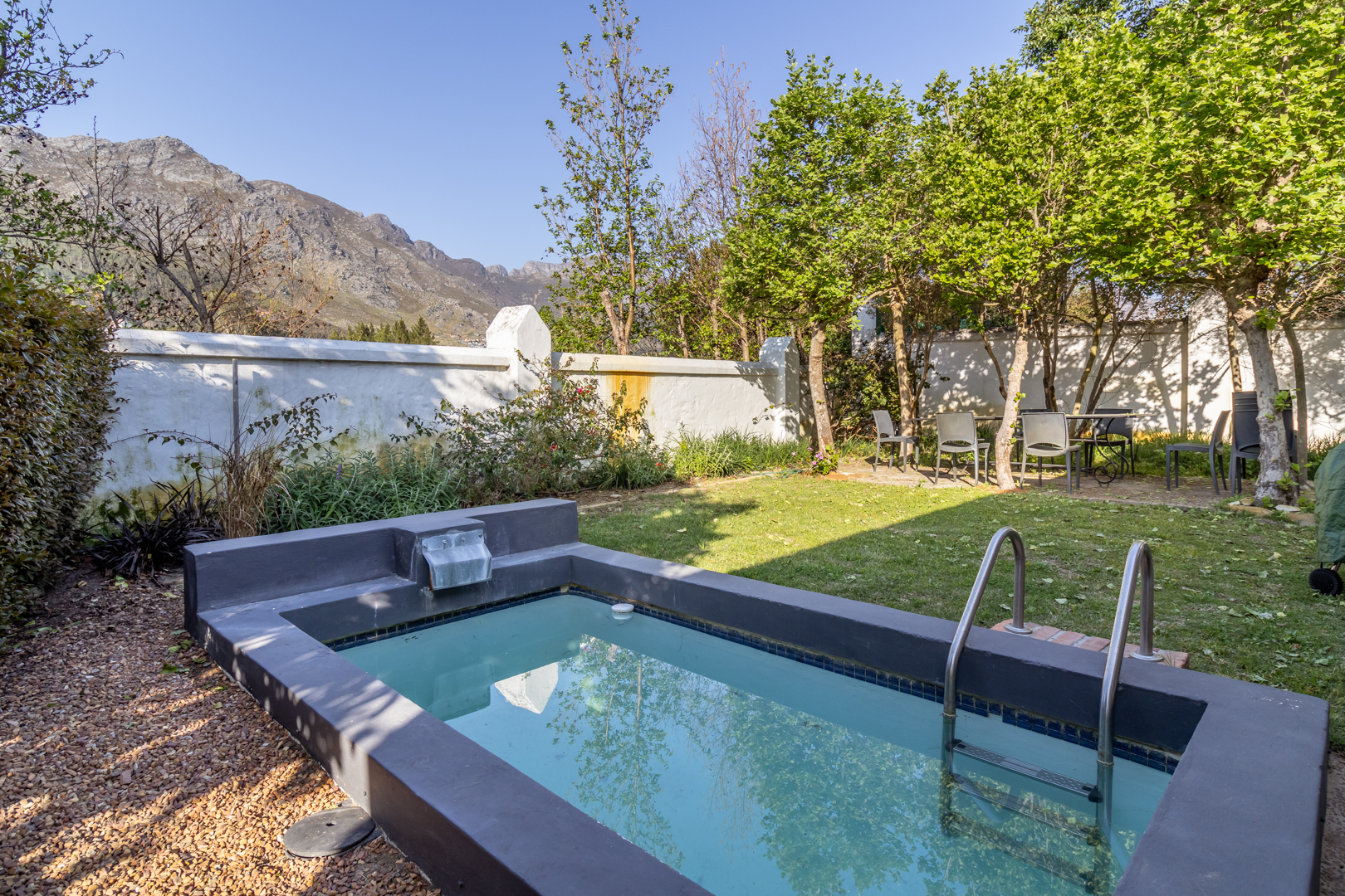 2 Bedroom Property for Sale in Franschhoek Western Cape